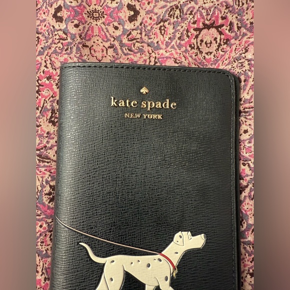 *SOLD* Kate Spade x Disney 101 Dalmatians Dog Passport Holder - Picture 2 of 13